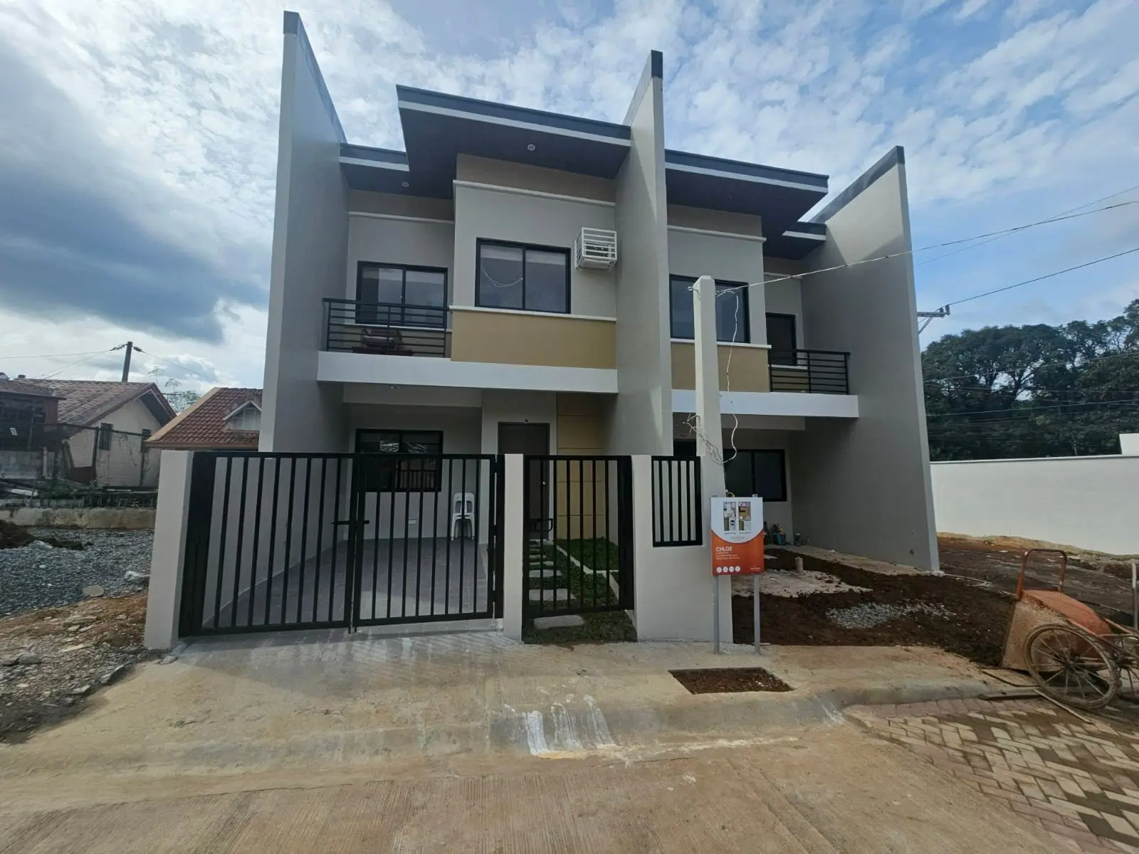 82SQM 2-Story Modern Townhouse
