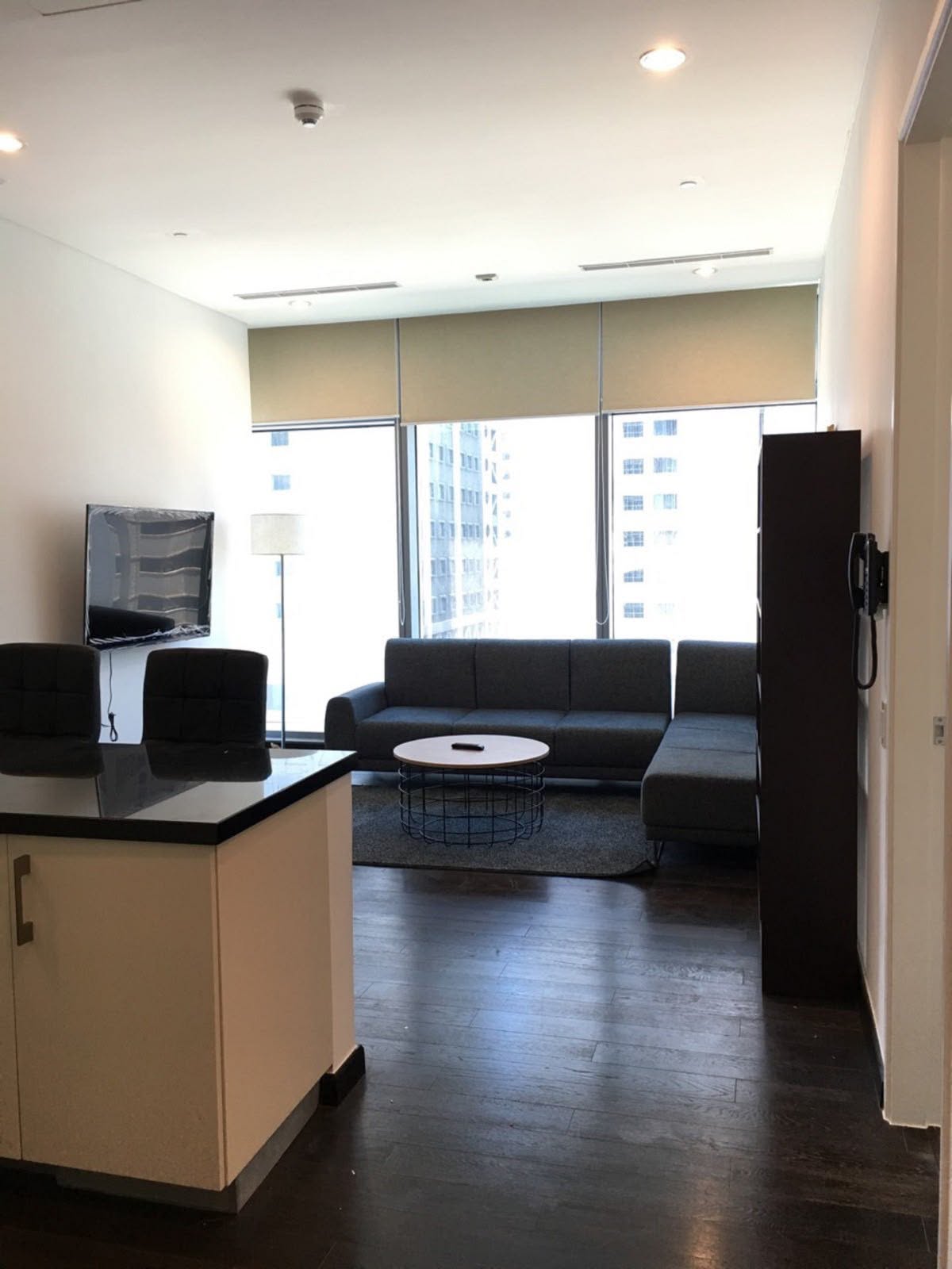 Spacious 1-Bedroom Unit at Trump Tower — long-term rental listing
