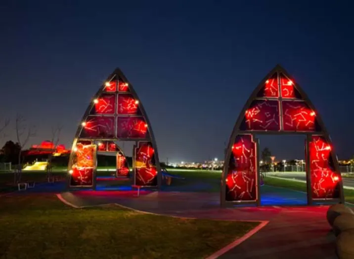 21 FocusFillWzYwMCw0NDAsIngiLDI3XQ. New Community lights up Macarthur
