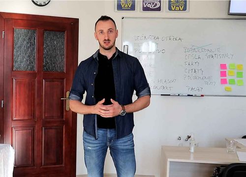 Verbálna a neverbálna komunikácia