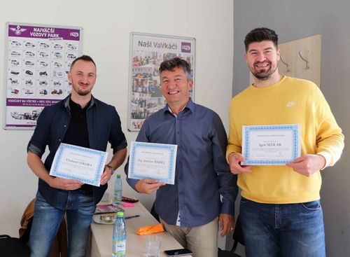 Verbálna a neverbálna komunikácia