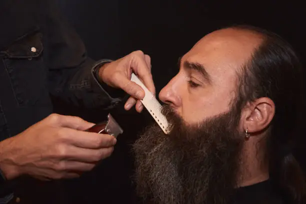 Royale Beard Styling