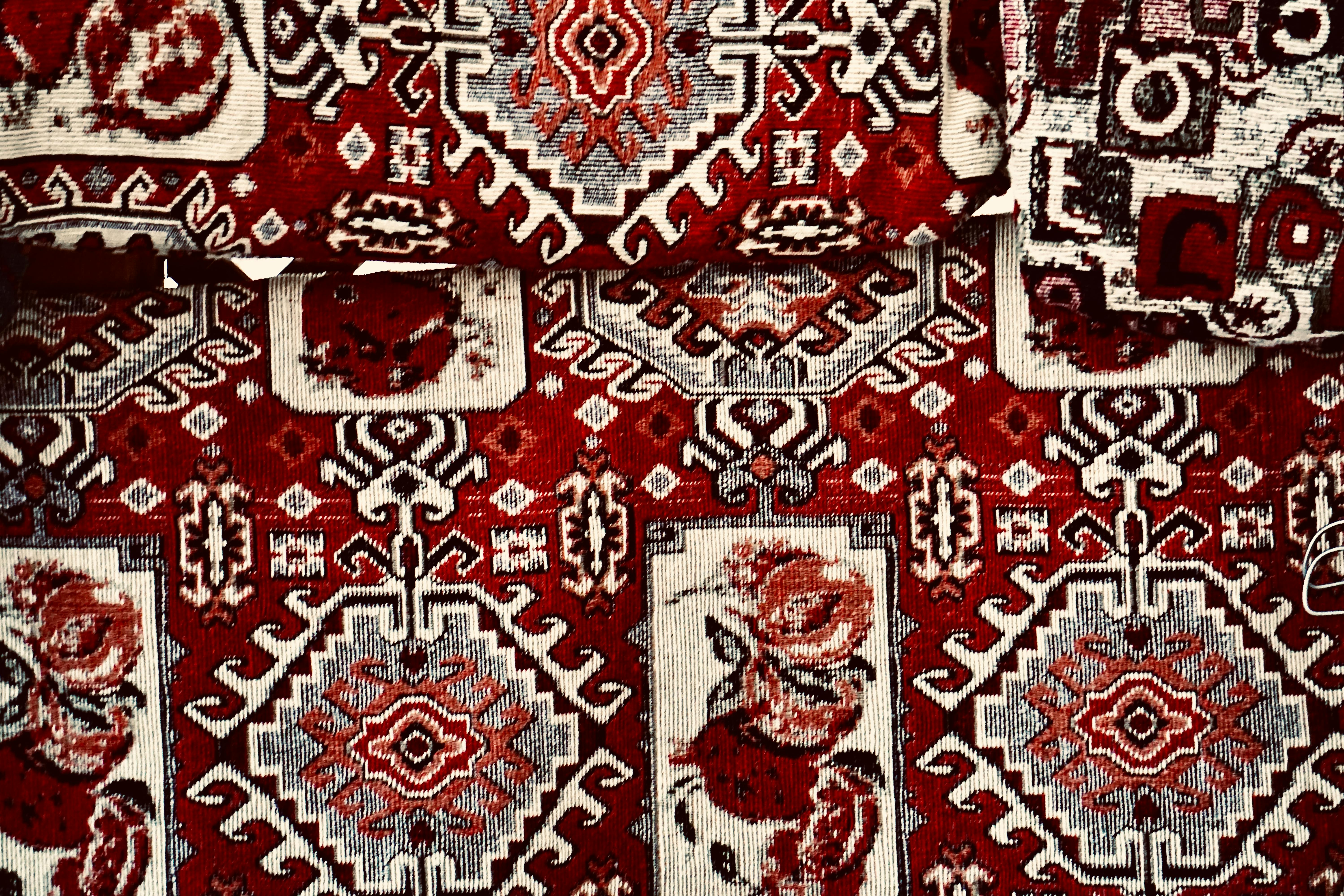 Large Carpet (240 x 365 cm)