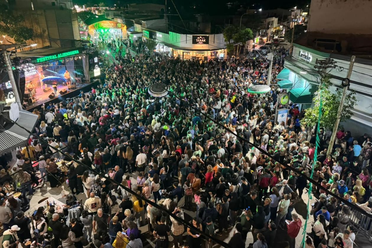 Éxito en la primera noche del Festival Alienígena 2026 en Capilla del Monte