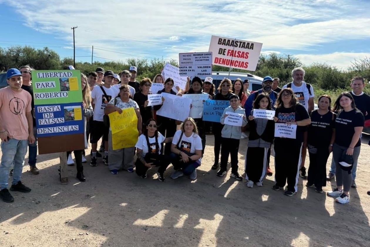 Peregrinación por la verdad: jóvenes absueltos recorren el Valle de Punilla