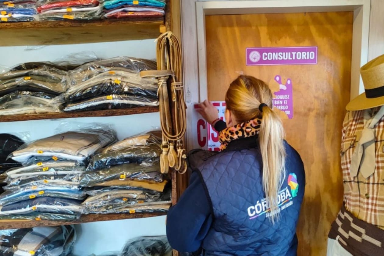 Clausuran comercios y secuestran productos veterinarios en Punilla