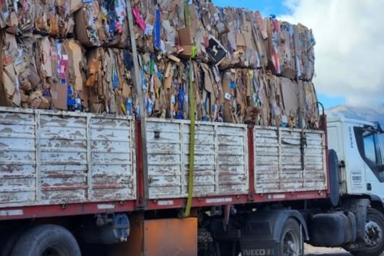 Capilla del Monte vende más de 16 toneladas de cartón reciclado
