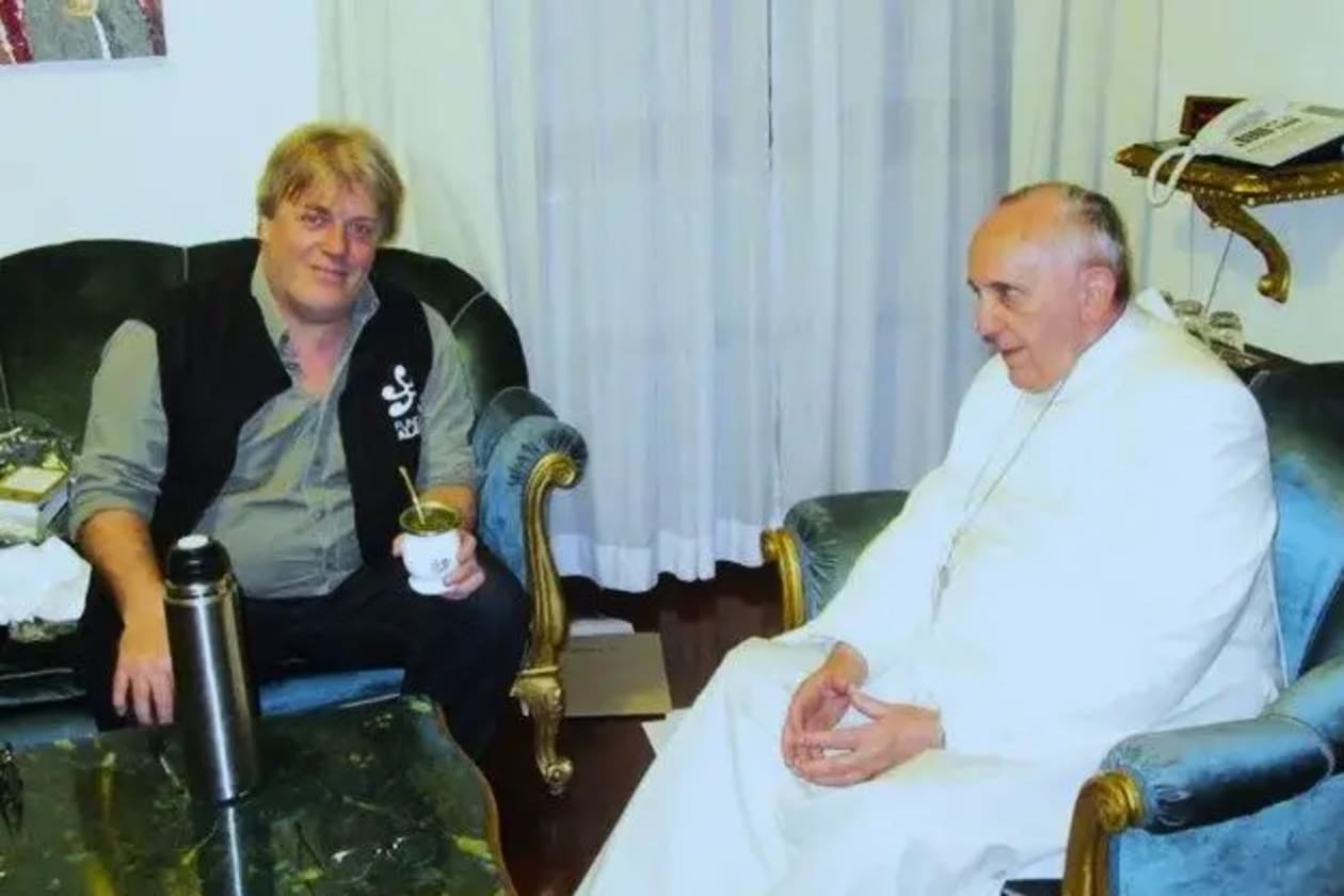 El libro que revela la amistad entre el Papa Francisco y Gustavo Vera llega a Capilla del Monte