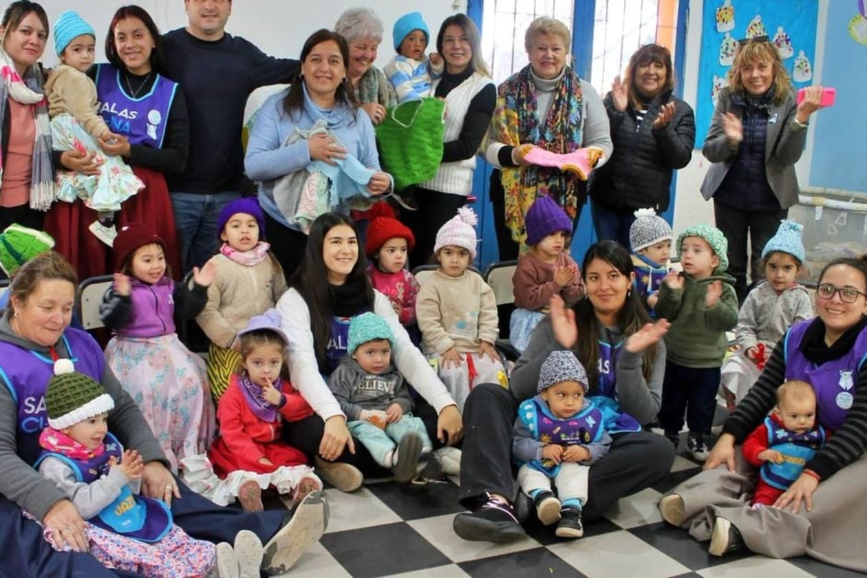 Capilla del Monte: Solidaridad en acción con entrega de frazadas y gorritos