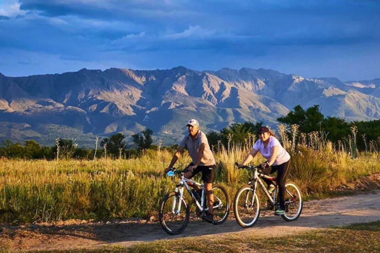 Cicloturismo en las Sierras Cordobesas: Una Experiencia Única en Junio