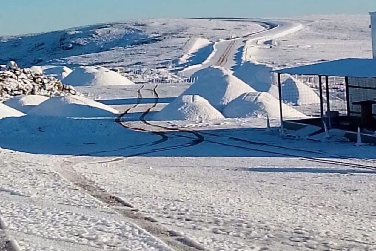 Frente polar trae nevadas y bajas temperaturas a las sierras de Córdoba