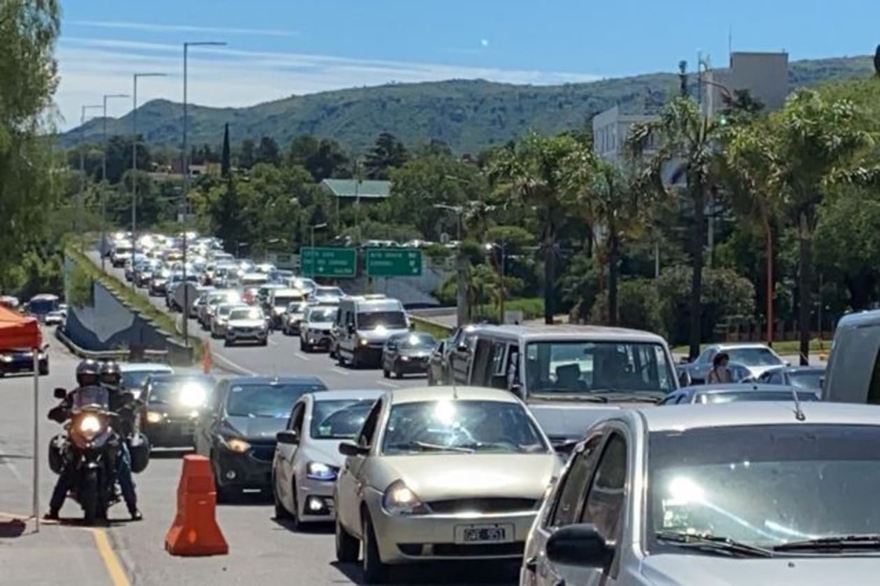 Intenso Tránsito Hacia las Sierras de Córdoba Durante el Fin de Semana de Carnaval