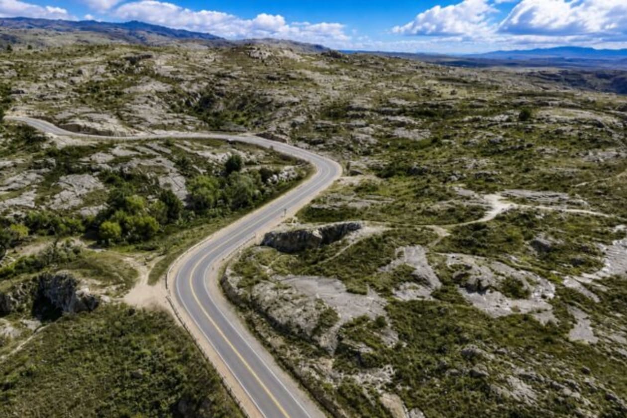Avances en la pavimentación de la Ruta 28 impulsan el desarrollo en Tanti