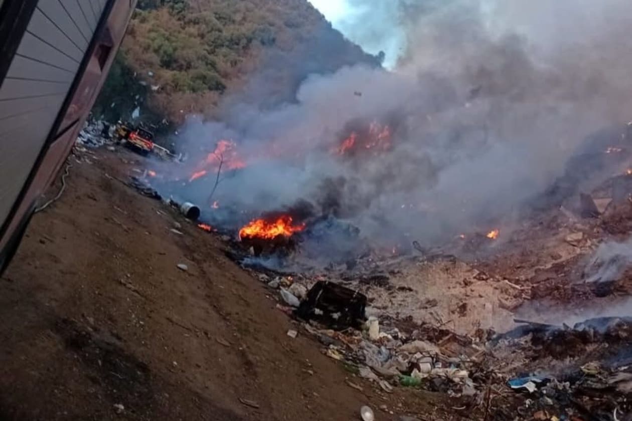Extinguieron el incendio en el basural de Valle Hermoso tras arduo operativo