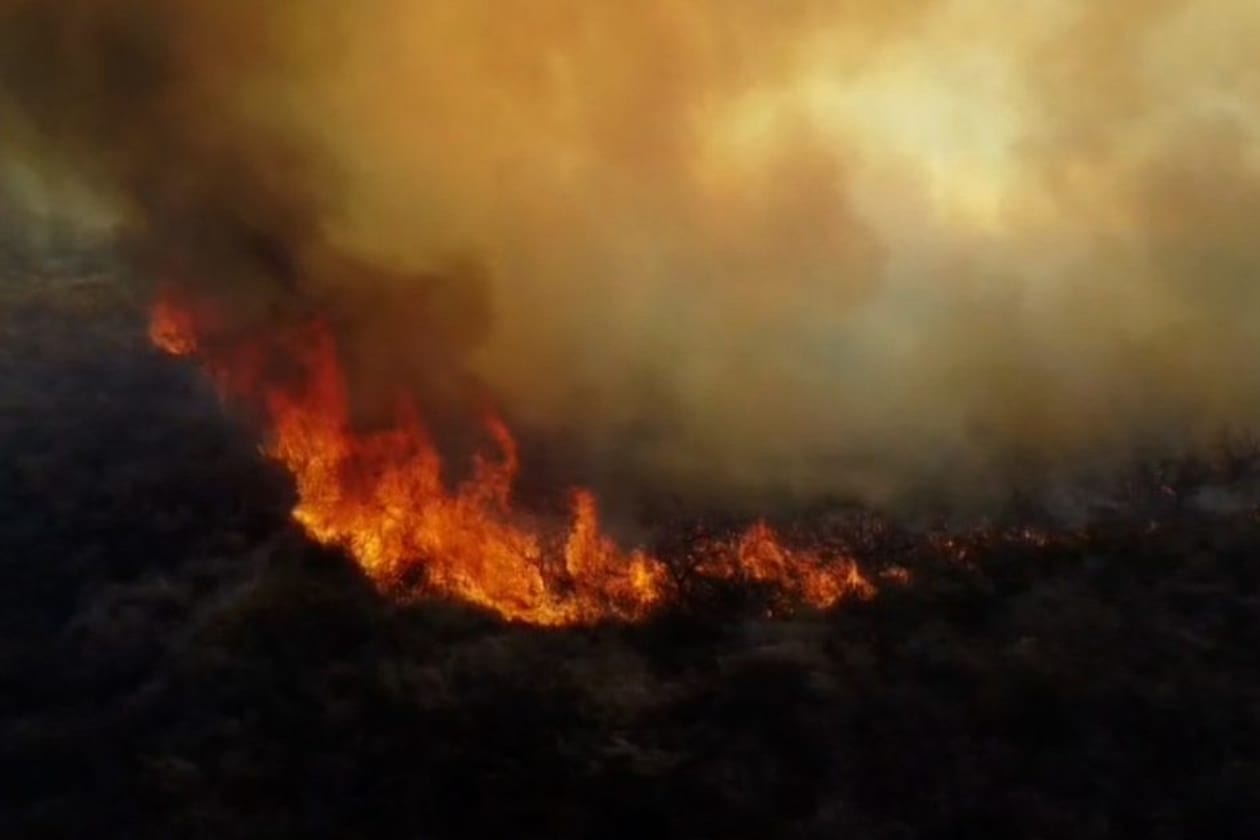 Incendio en La Manga moviliza a más de 60 efectivos en Capilla del Monte