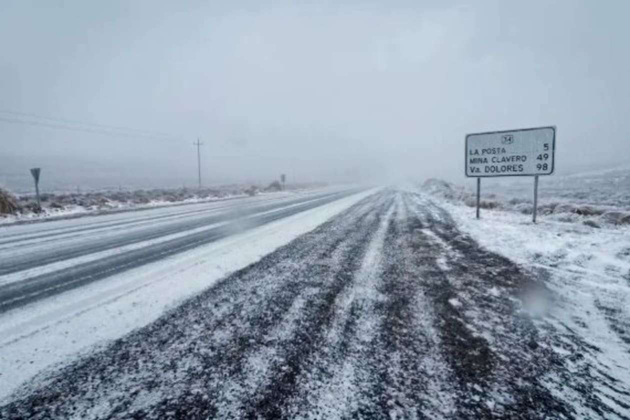 Alerta por nevadas y congelamiento en rutas serranas de Córdoba