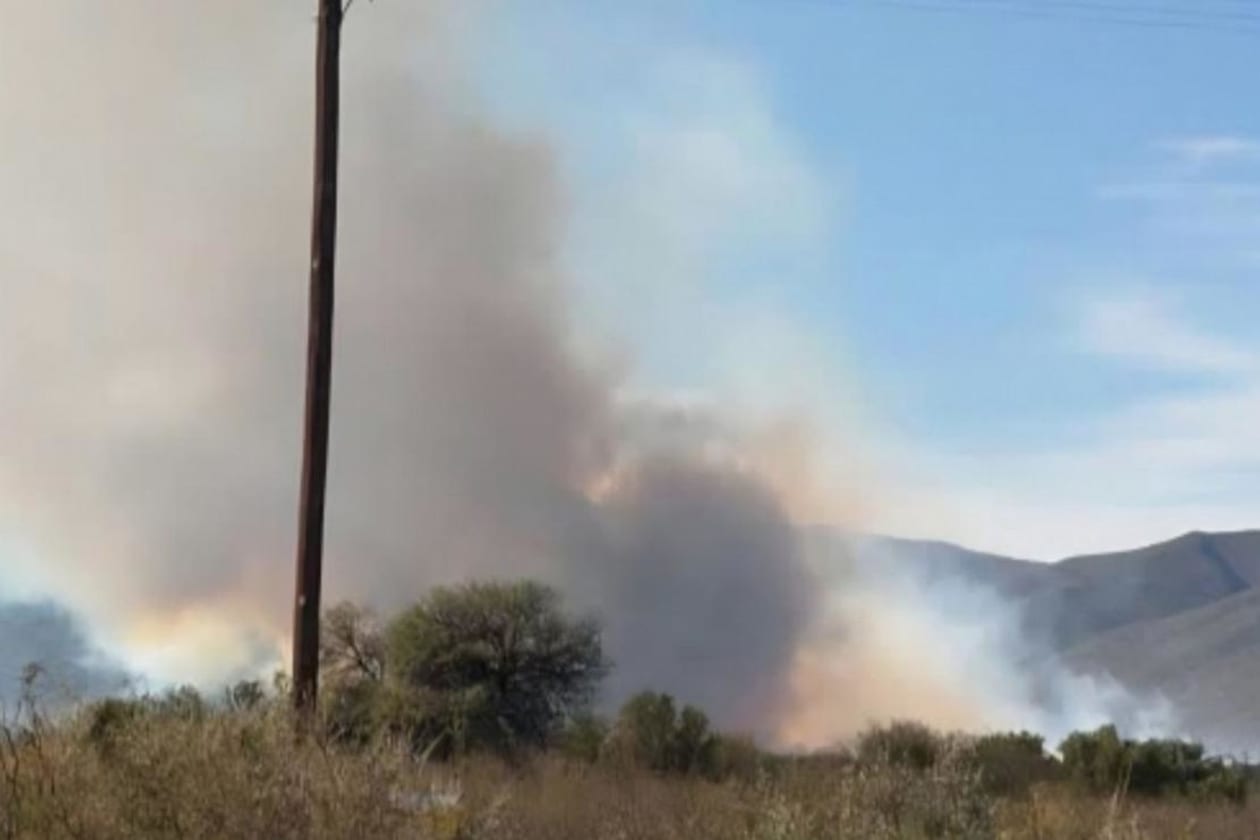 Controlan incendio en La Manga y reabren una mano de la Ruta 38