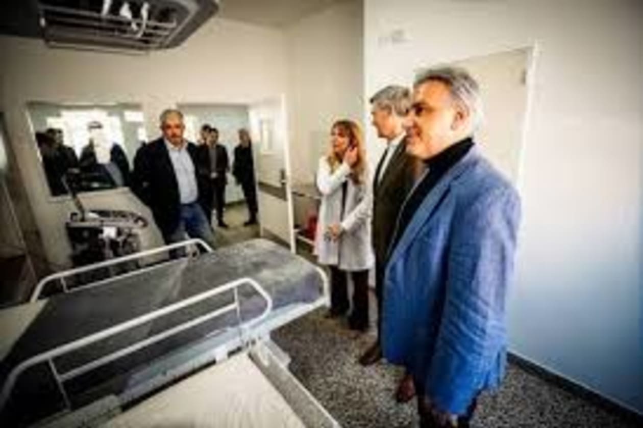 Llaryora visita el Valle de Punilla para inaugurar obras y firmar convenios