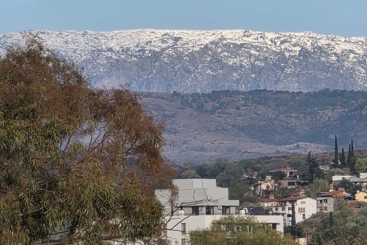 La nieve podría llegar a Carlos Paz y Punilla: cuándo se espera el momento más frío