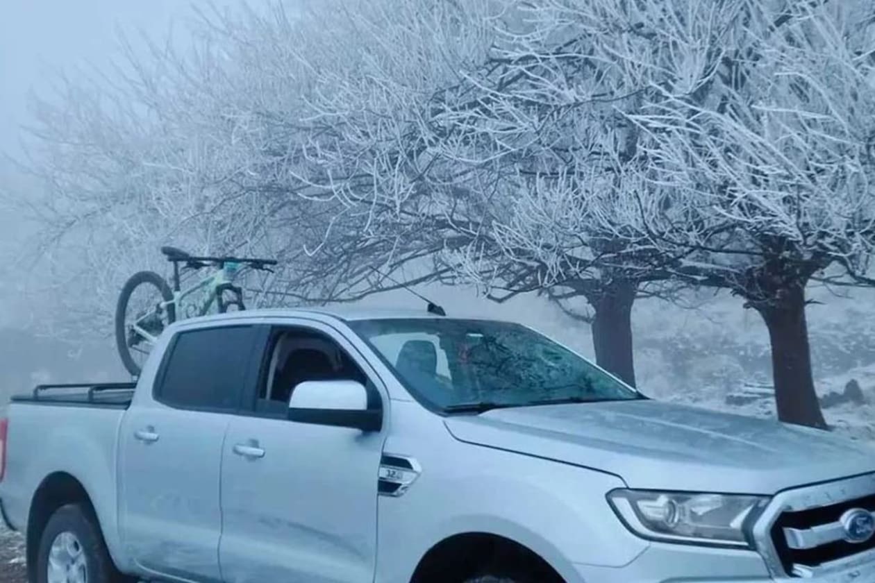 Nieve en Córdoba: las sierras se tiñeron de blanco y cerraron el Camino de las Altas Cumbres