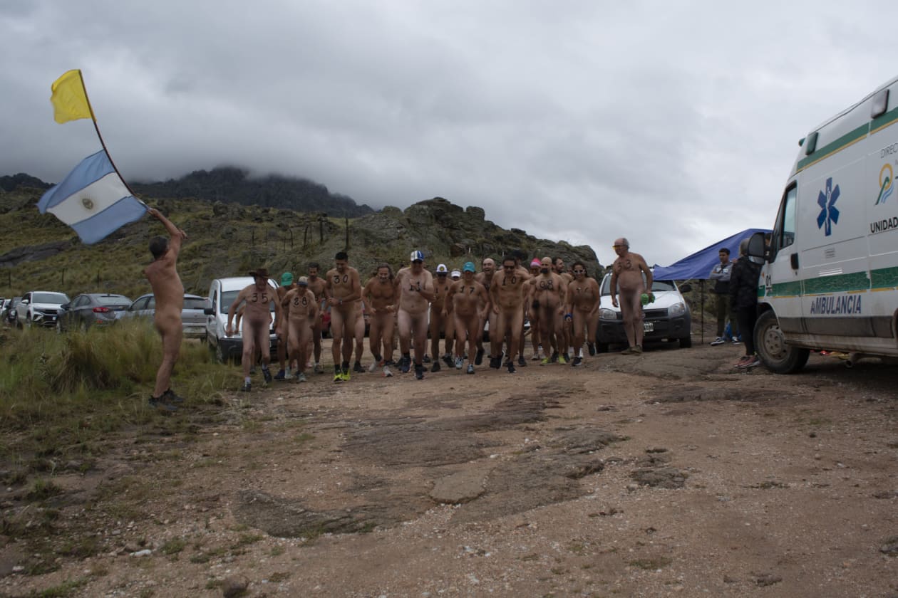 Maratón nudista en Tanti: una experiencia única entre las sierras
