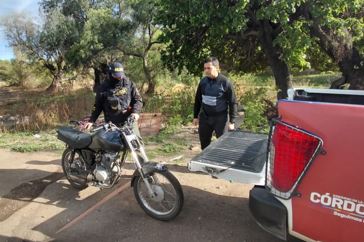 Allanamiento en Capilla del Monte: secuestran moto con numeración ilegible