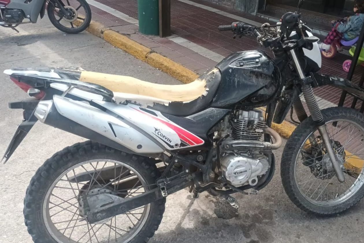 Policía recupera moto robada en Capilla del Monte