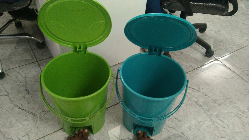 Saboo Plastics 12L Blue Round Hospital Waste Bin