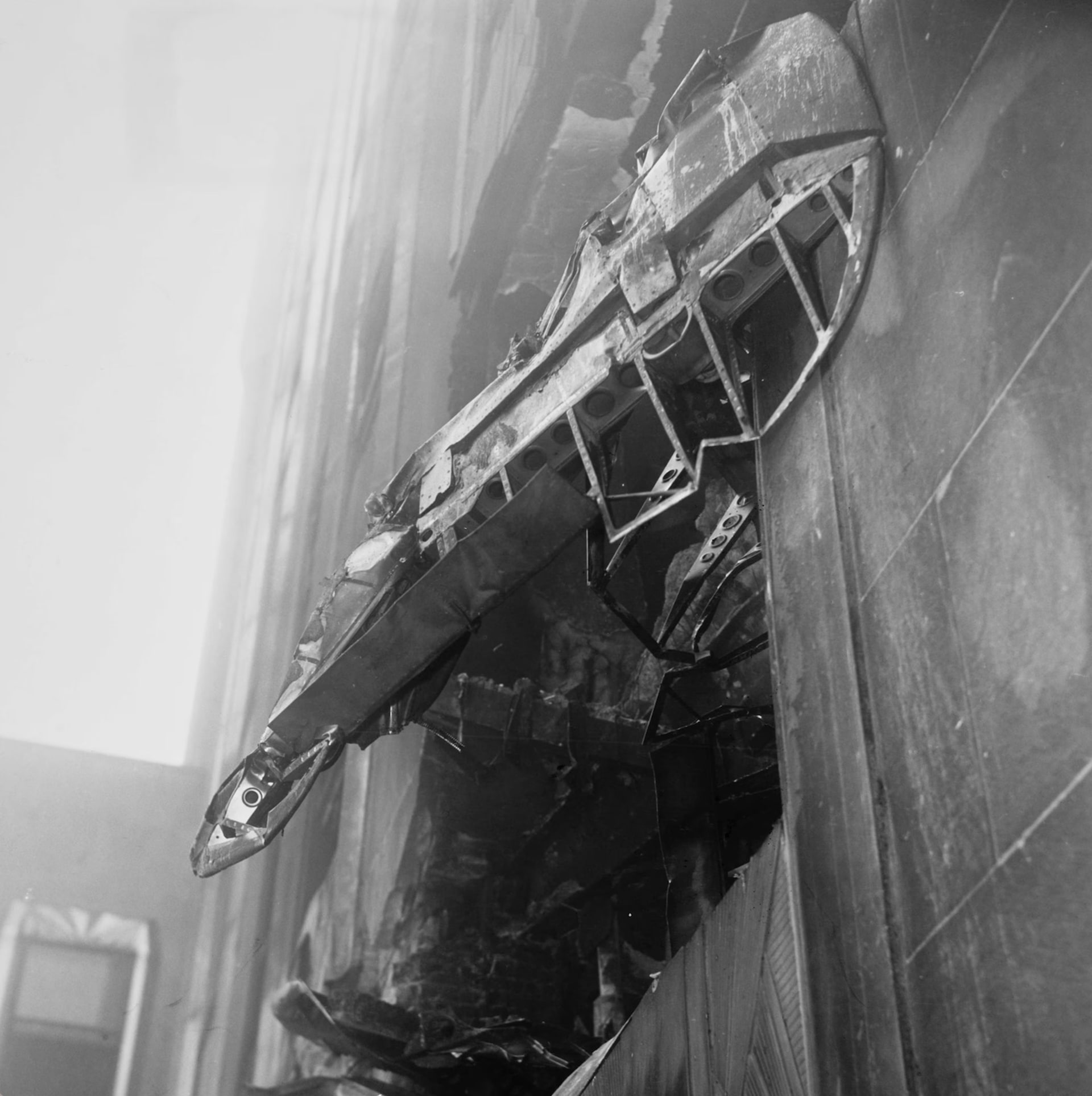 The plane’s disintegration following the accident. The plane’s disintegration following the accident.