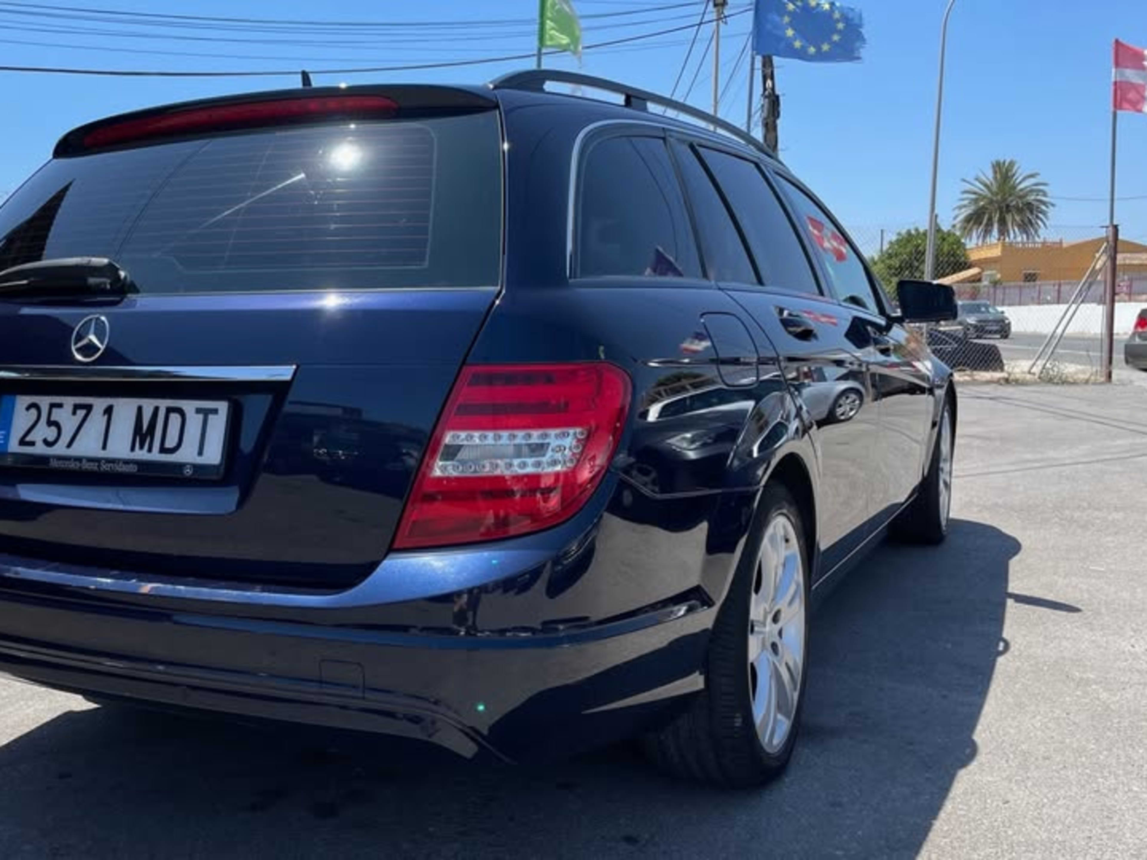 Mercedes-Benz C180 CDI 2013 — miniatura 4