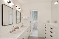 19 - Guest Master bathroom