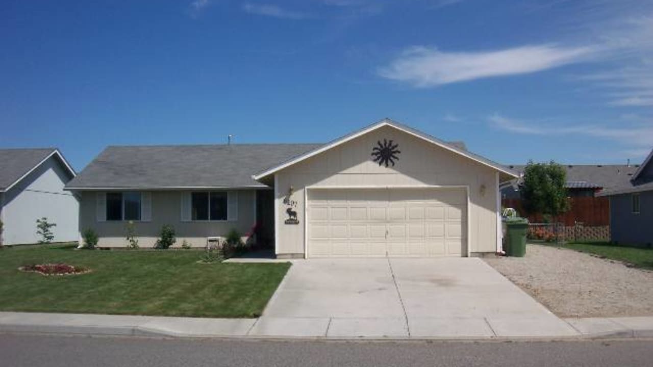 6107 Fenway Dr, Pasco WA 99301