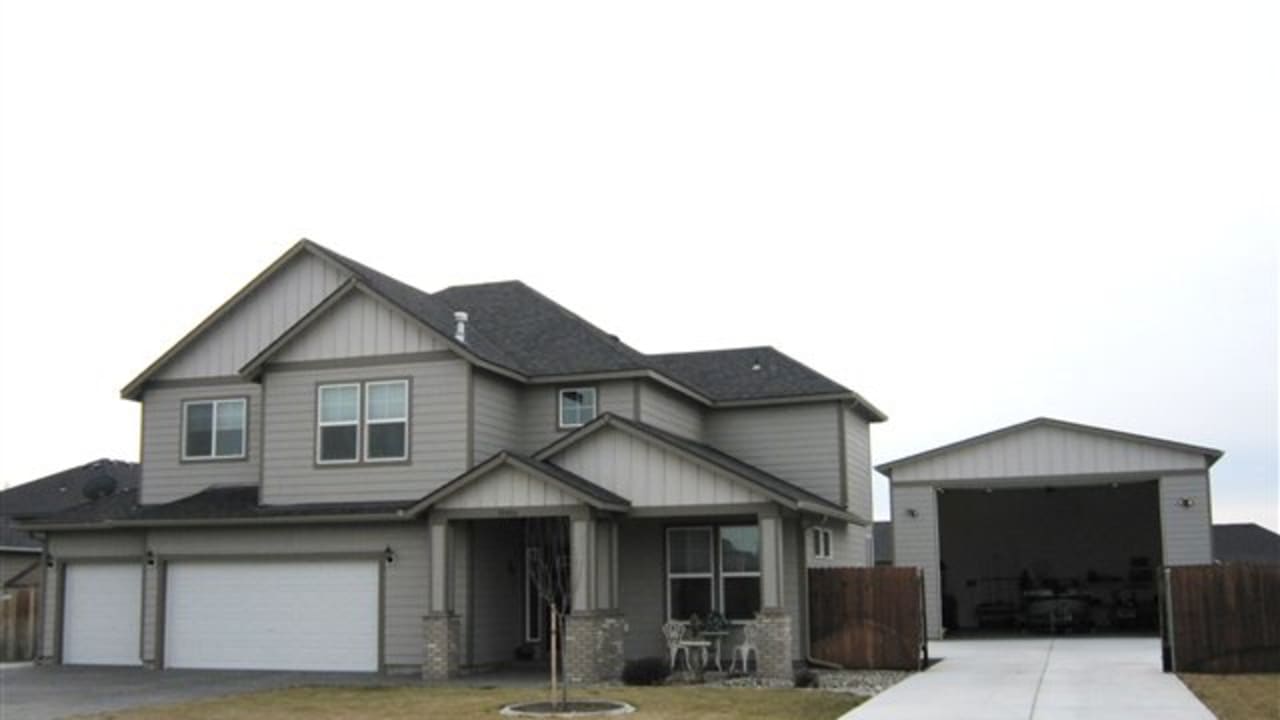 10406  W Maple Dr., Pasco WA 99301