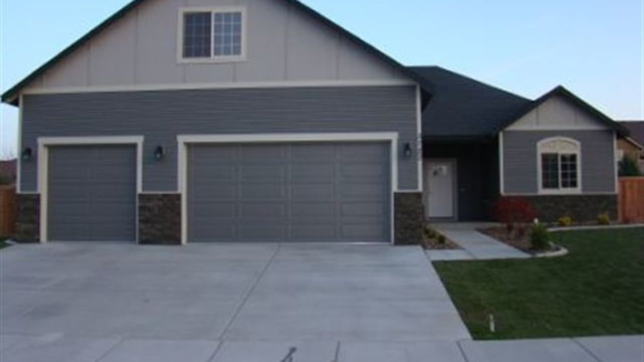 5727 W 17th Avenue, Kennewick WA 99338