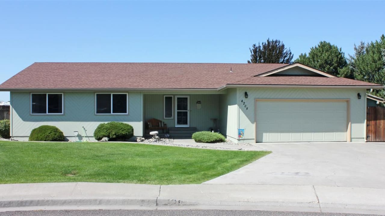 4208 W 17TH CT, Kennewick WA 99338