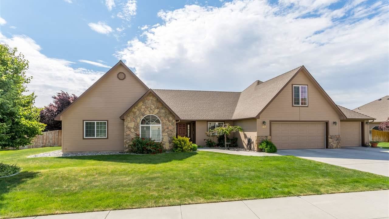 151 Bear, Richland WA 99352