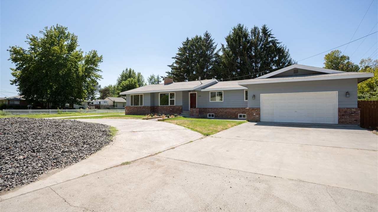 1703 N Belfair Street, Kennewick WA 99336