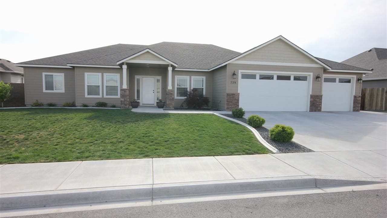 729 S Oklahoma, Kennewick WA 99336