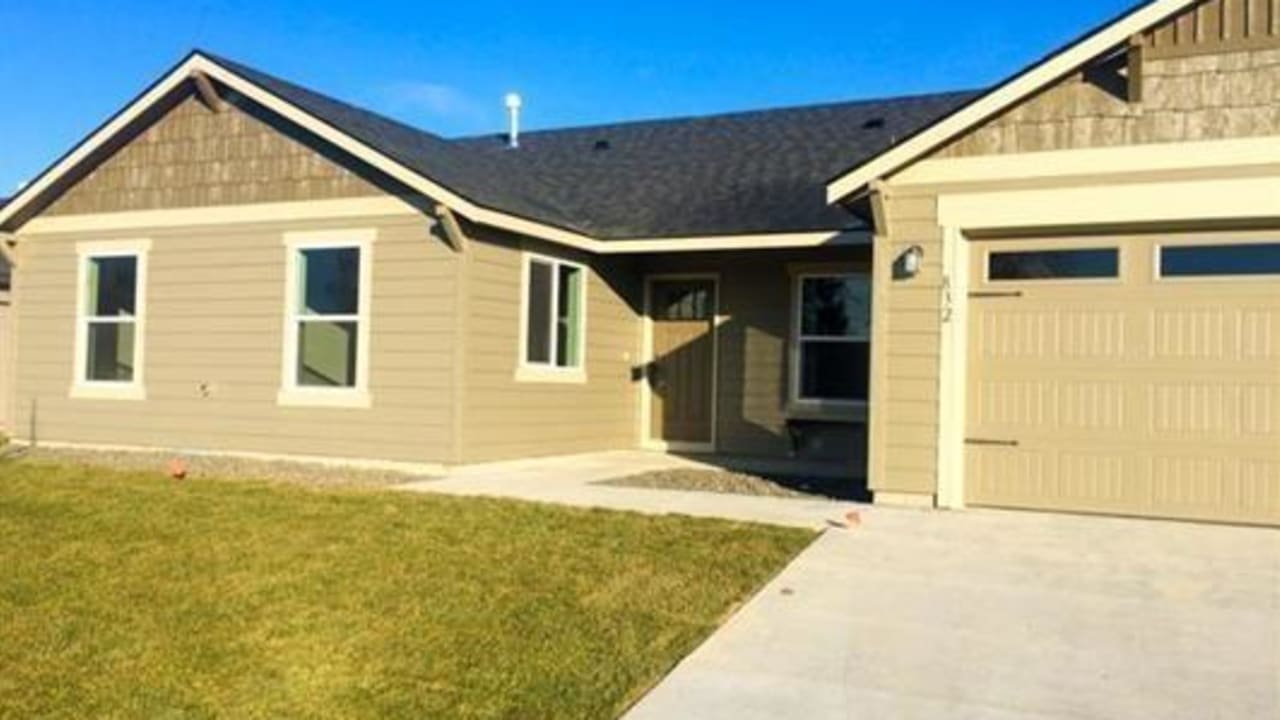 817 W 29th Pl, Kennewick WA 99337