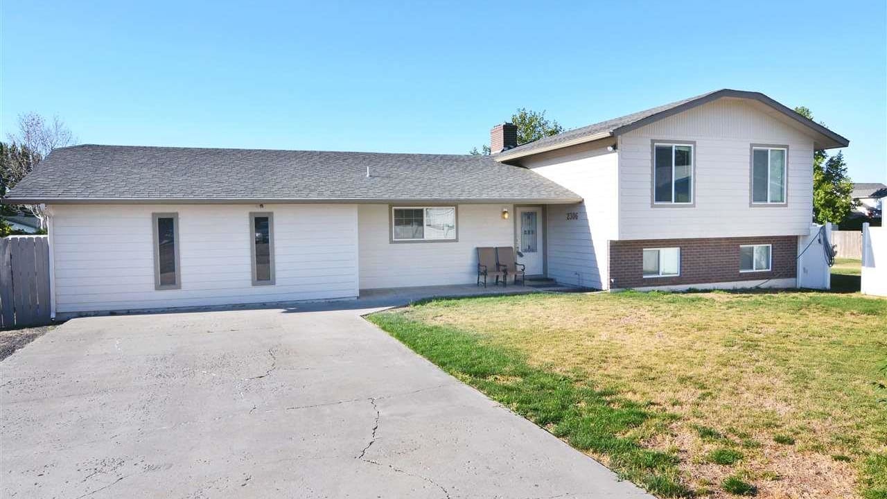 2306 W 26th Place, Kennewick WA 99337