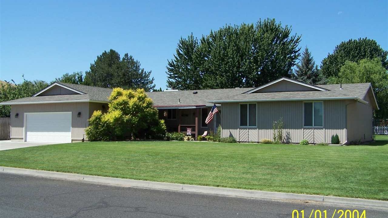 5437 Fern Loop, West Richland WA 99353