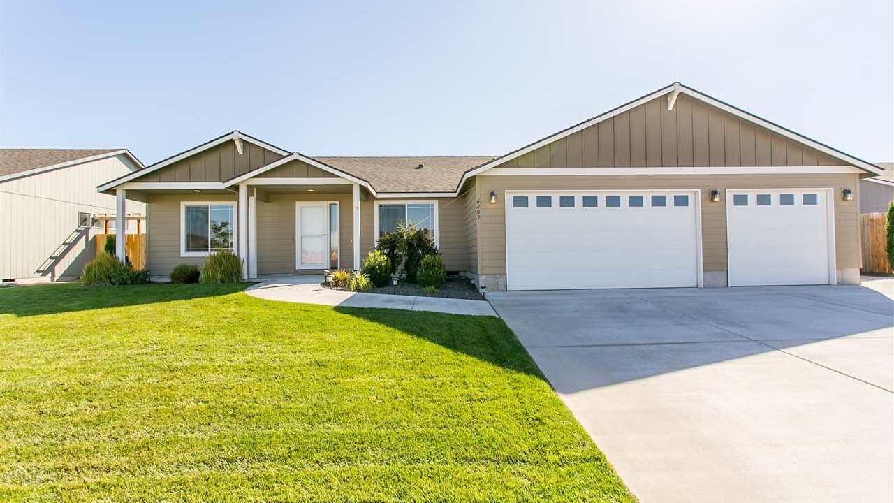 6209 Rocket Ln, Pasco WA 99301