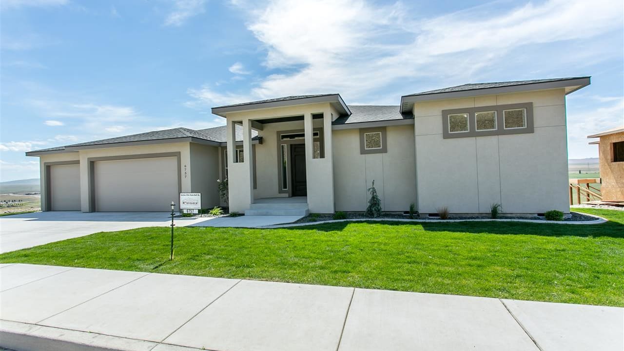 6757 W 23rd Avenue, Kennewick WA 99338