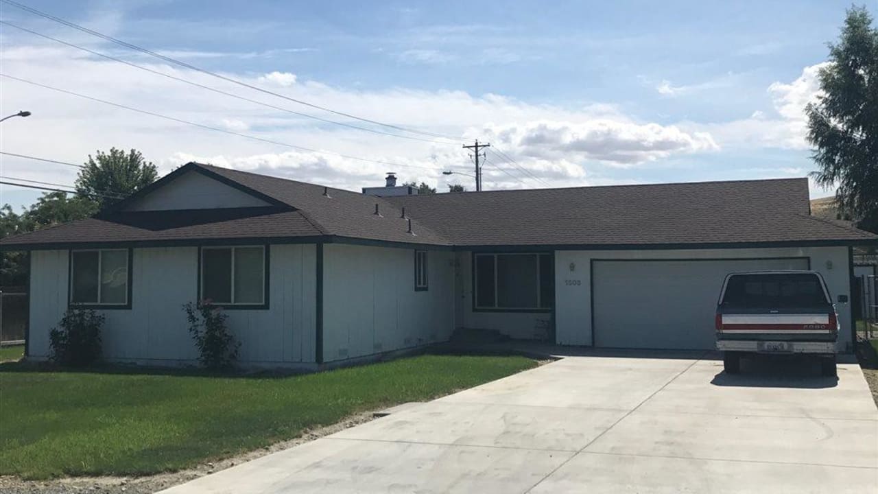 1503 W 38th pl, Kennewick WA 99337