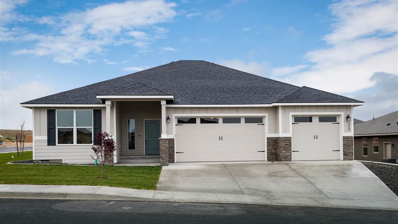 3258 S Van Buren St., Kennewick WA 99338