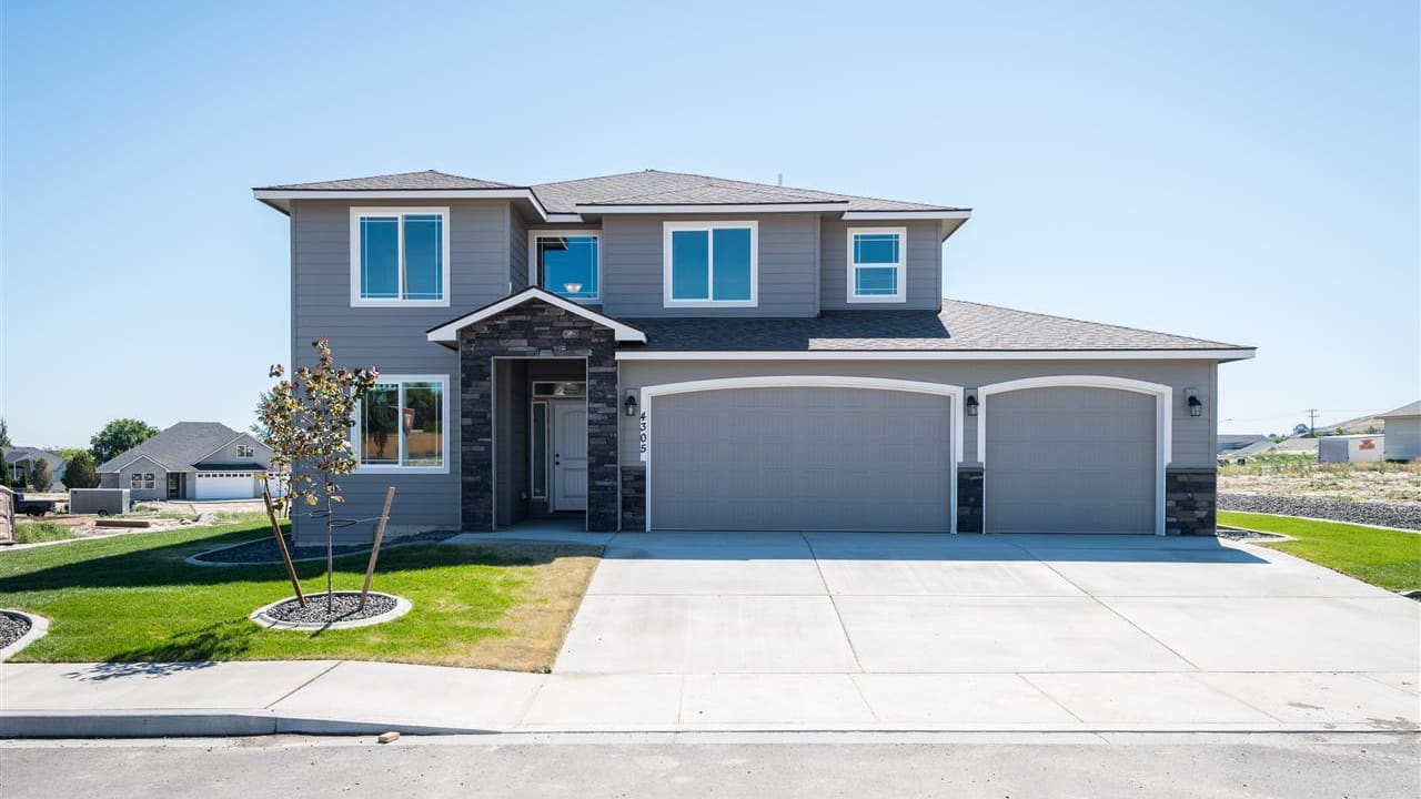 4305 S Dennis Court, Kennewick WA 99337