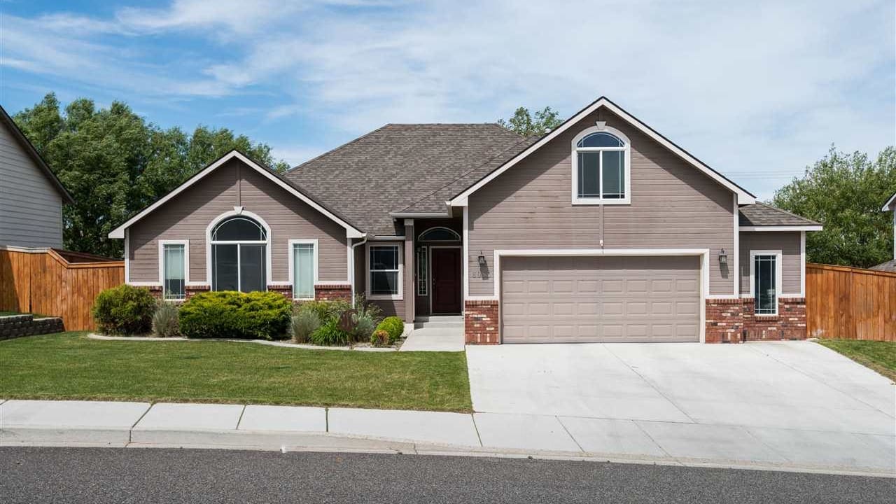 6080 W 37th Place, Kennewick WA 99338