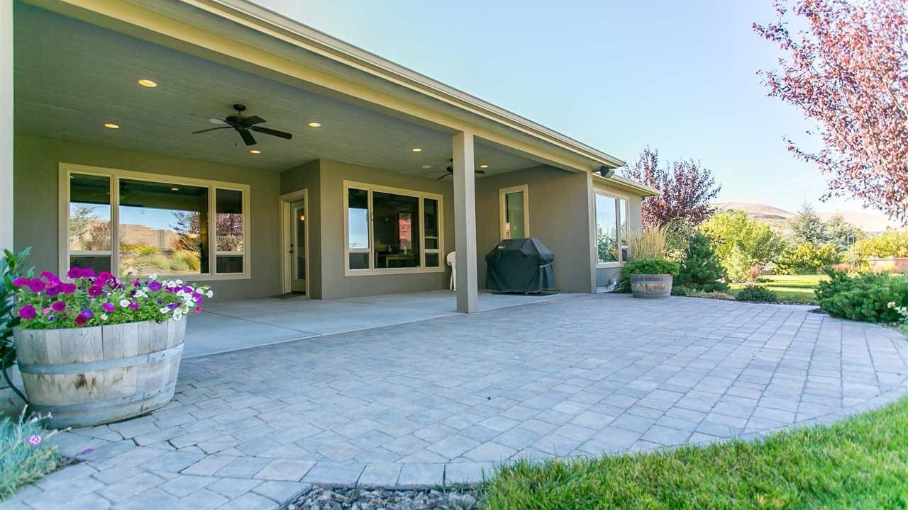 1068 Meadow Hills Drive, Richland WA 99352