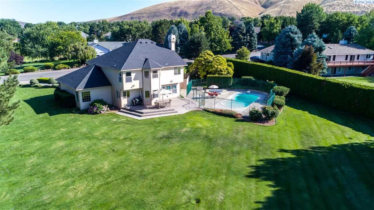 1129 Country Ridge Drive, Richland WA 99352