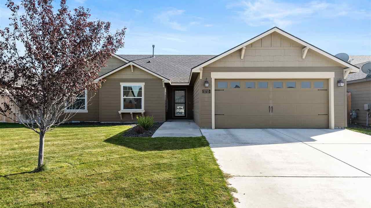 5715 Middle Fork St, Pasco WA 99301
